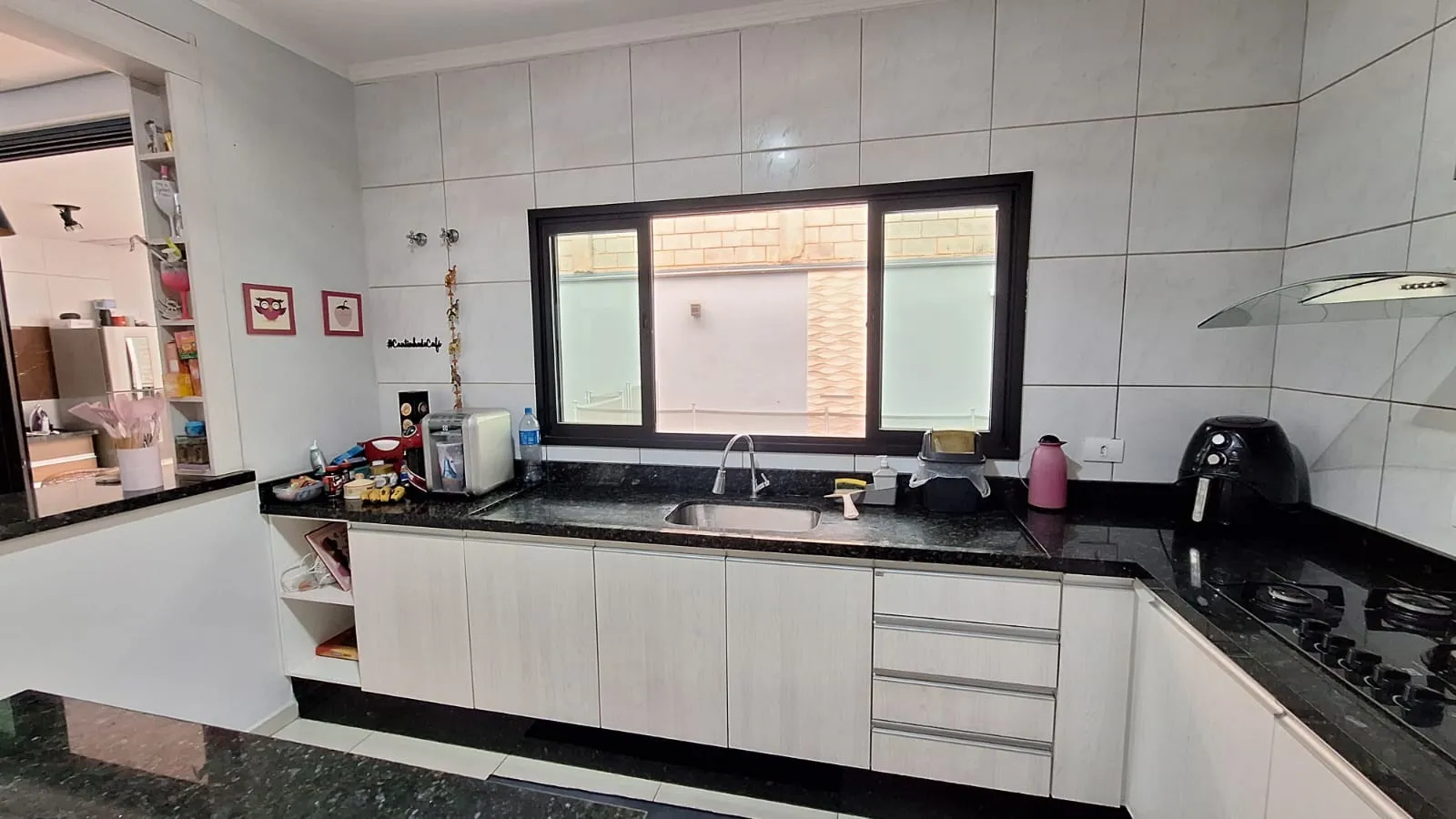 Imagem Belíssimo Sobrado Localizado no Golden Park Alpha! Aceita 50% em Permuta!