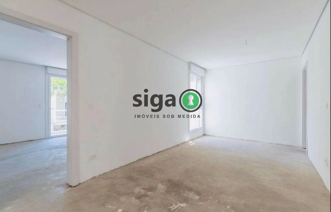 Imagem Casa em Condomínio Fechado com 4 Suítes, Piscina e Quintal Amplo