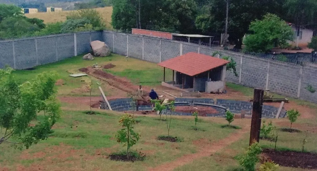 Imagem Casa com Potencial Incrível em Terreno de 8.900m² - Área Construída de 650m², Mini Lago e Muito Mais!
