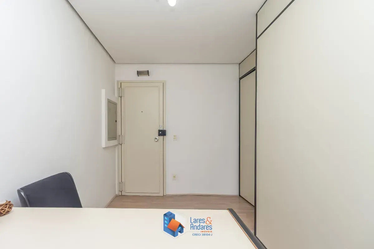 Imagem Conjunto comercial para venda em Cerqueira César, 82m²