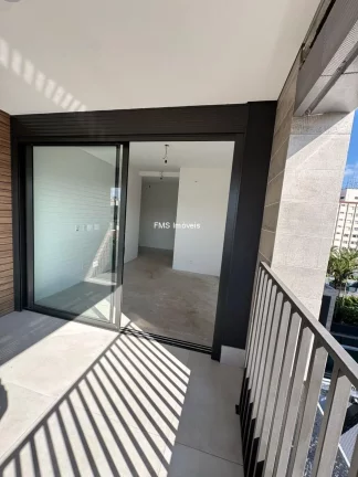 Imagem Apartamento à venda na Vila Nova Conceição com 3 suítes, 2 banheiros, 3 vagas.