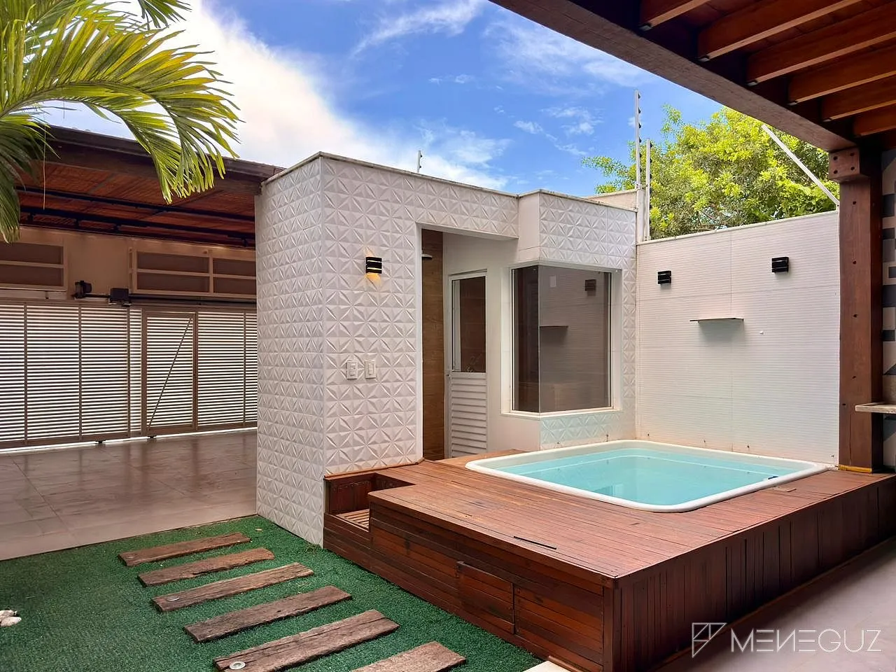 Imagem Viva com lazer privativo e economia: piscina, sauna e energia solar