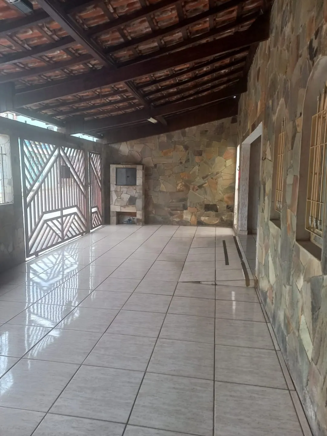 Imagem Casa à venda 2 Quartos, 3 Vagas, Conjunto Residencial Araretama, Pindamonhangaba - SP