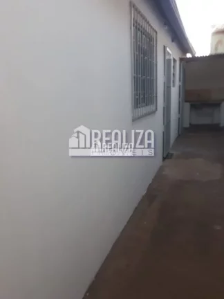 Imagem Casa para alugar no Conjunto Cássio Rezende em Uberaba!