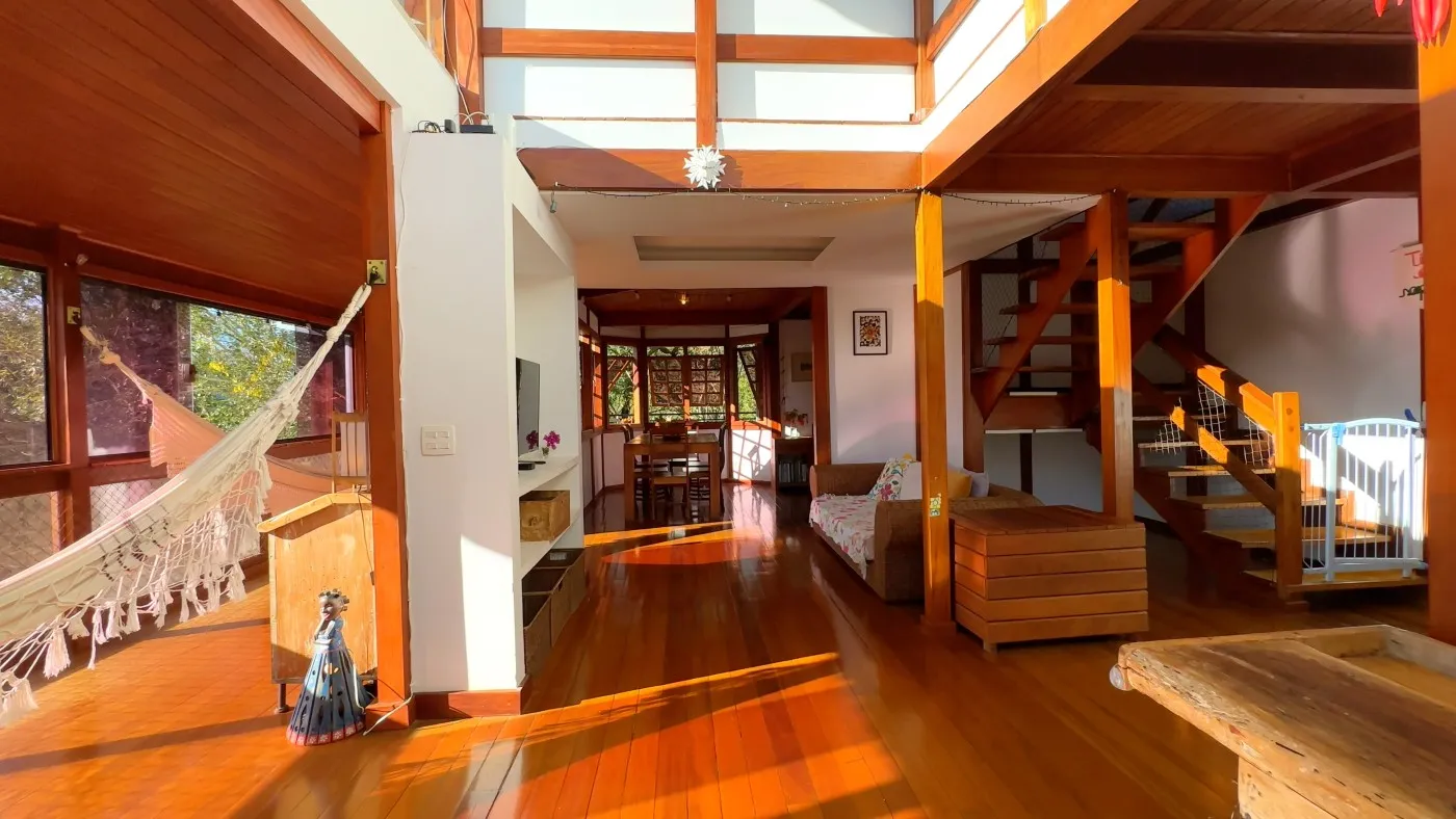 Imagem Casa em Condomínio para Venda em Petrópolis / RJ no bairro Cuiabá