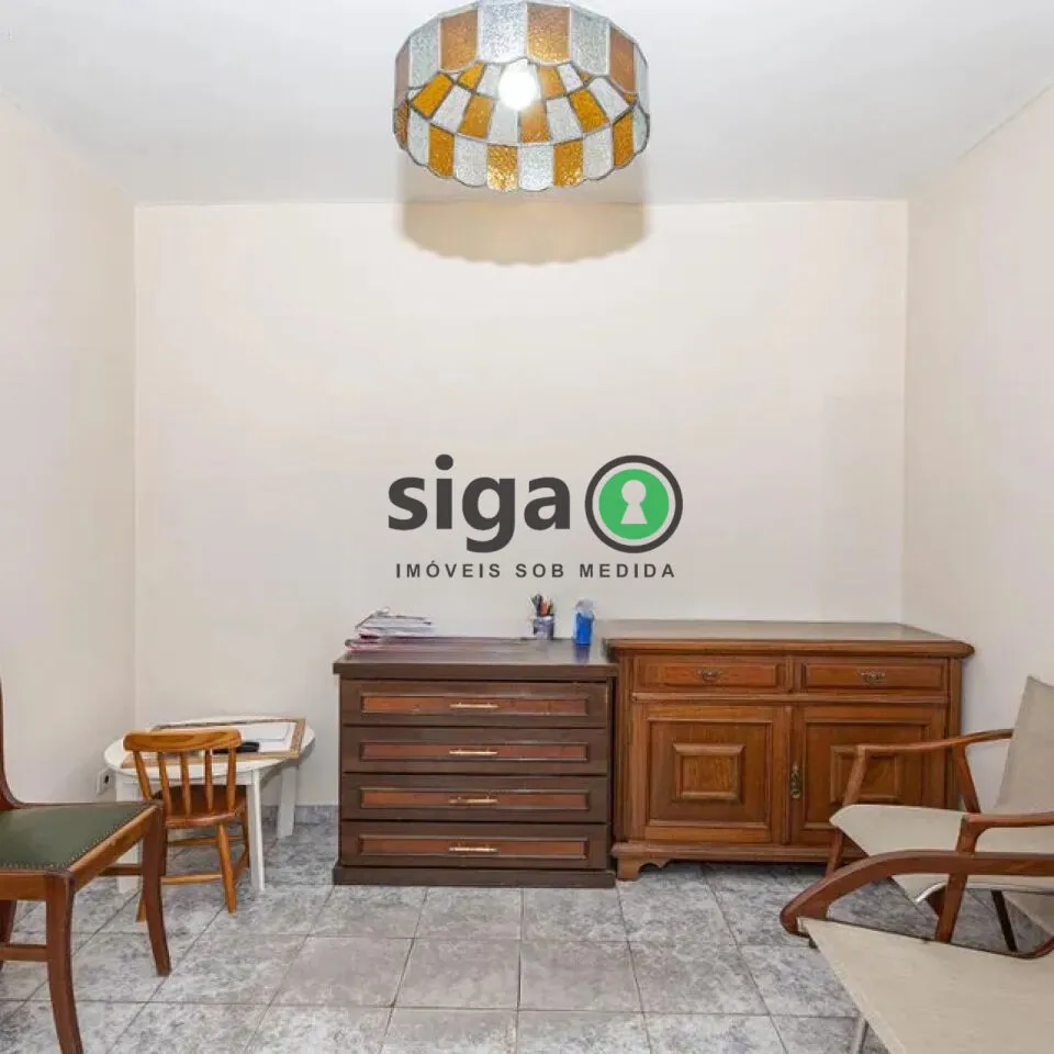 Imagem Casa na Vila Mariana com varanda e localização estratégica perto do metrô.