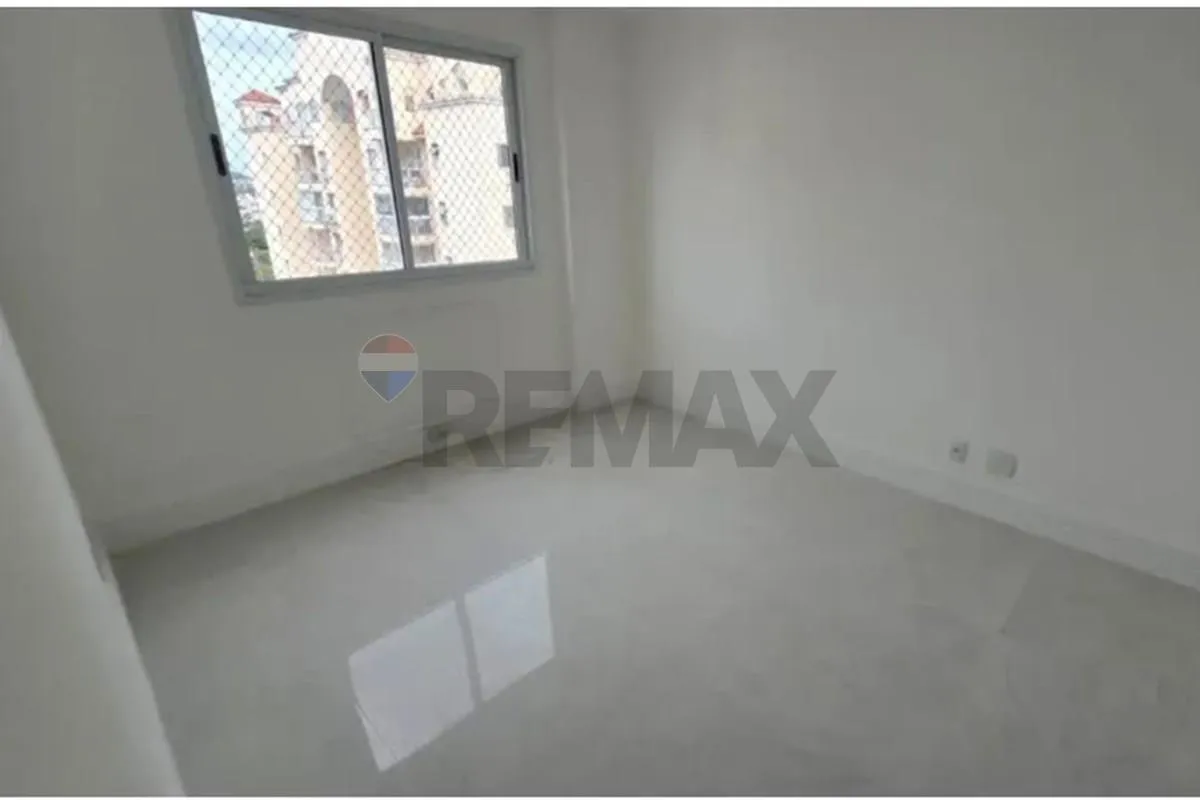 Imagem VENDO APTO 2 QUARTOS 1 SUITE C/ DEP CONDOMINIO NOVA BARRA RECREIO