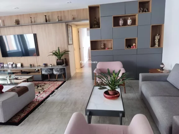 Imagem Apartamento à venda em Santa Cecília, São Paulo-SP: 2 quartos, 2 suítes, 1 sala, 2 vagas, 137m²! Confira já!