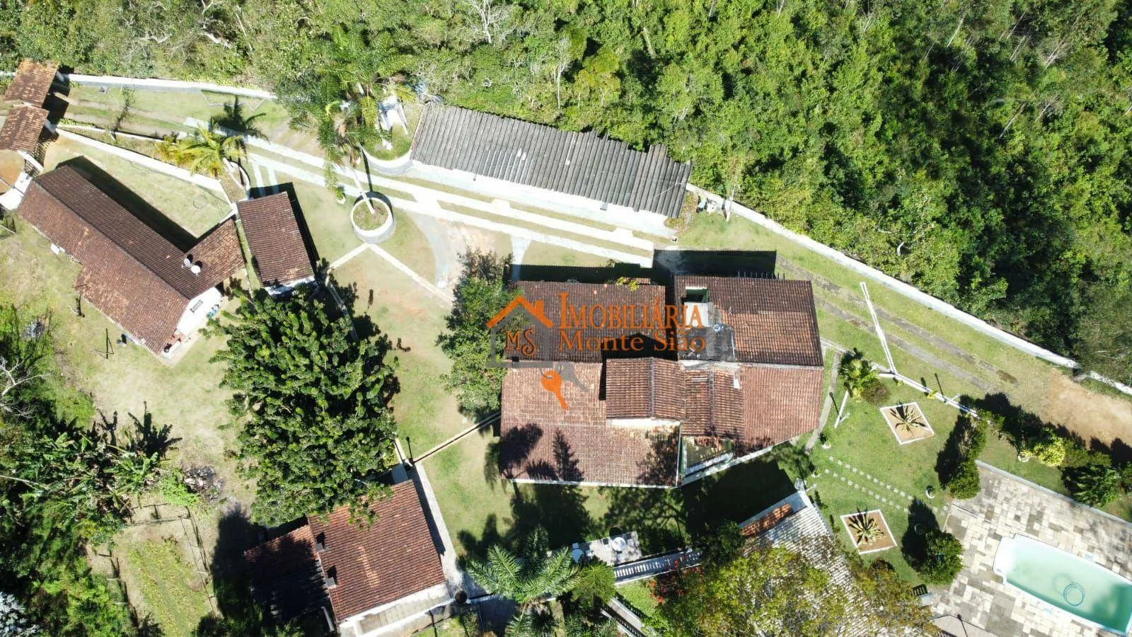 Imagem Sítio com 8 dormitórios à venda, 20000 m² por R$ 1.300.000,00 - Centro - Mogi das Cruzes/SP
