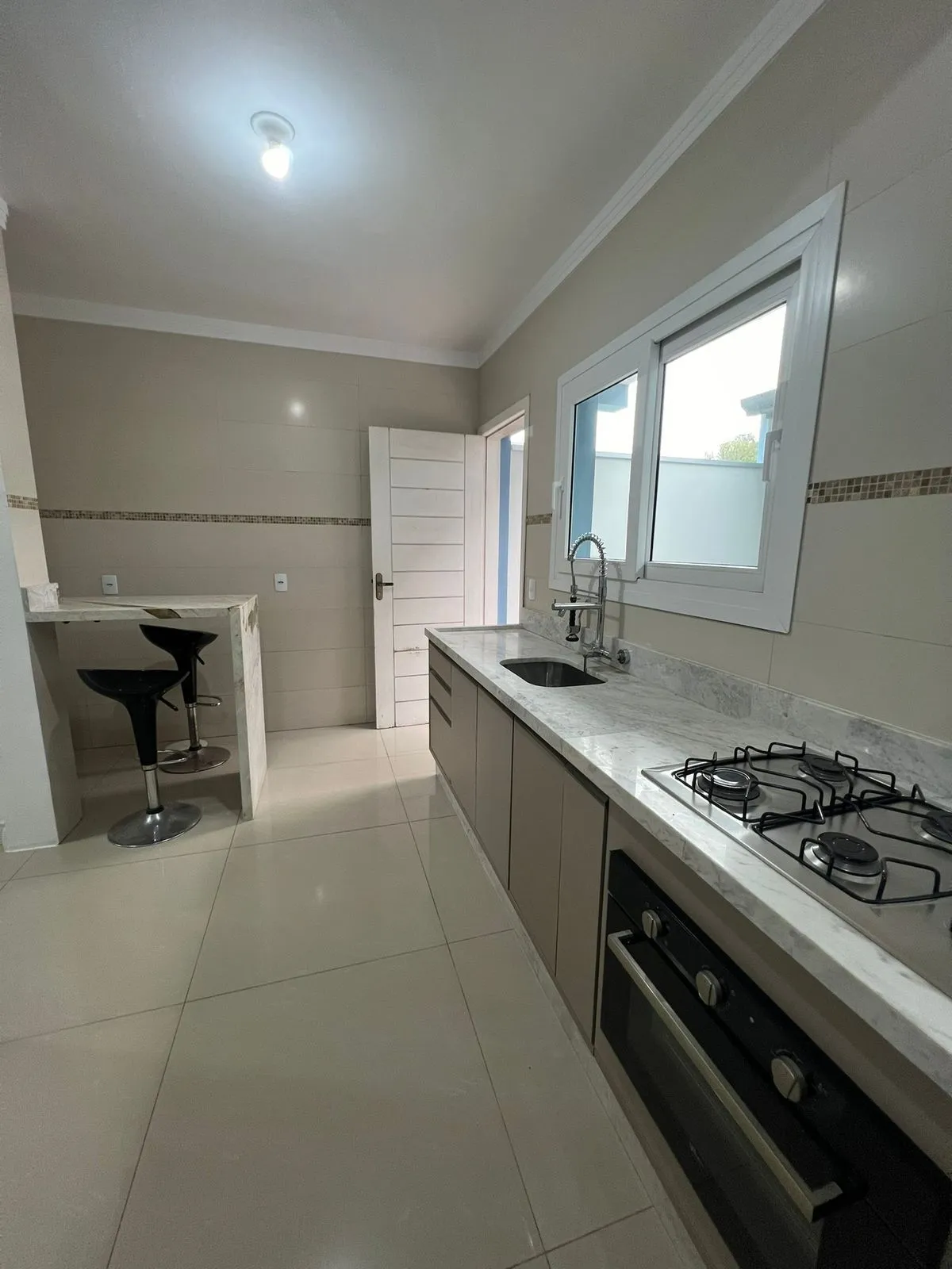 Imagem Casa sobrado em Gravatai de 3 dormitórios e 2 vagas