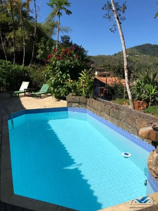 Foto do imóvel Casa Rustica com Piscina na Praia da Enseada, Ubatuba/SP - 300 m. do mar.