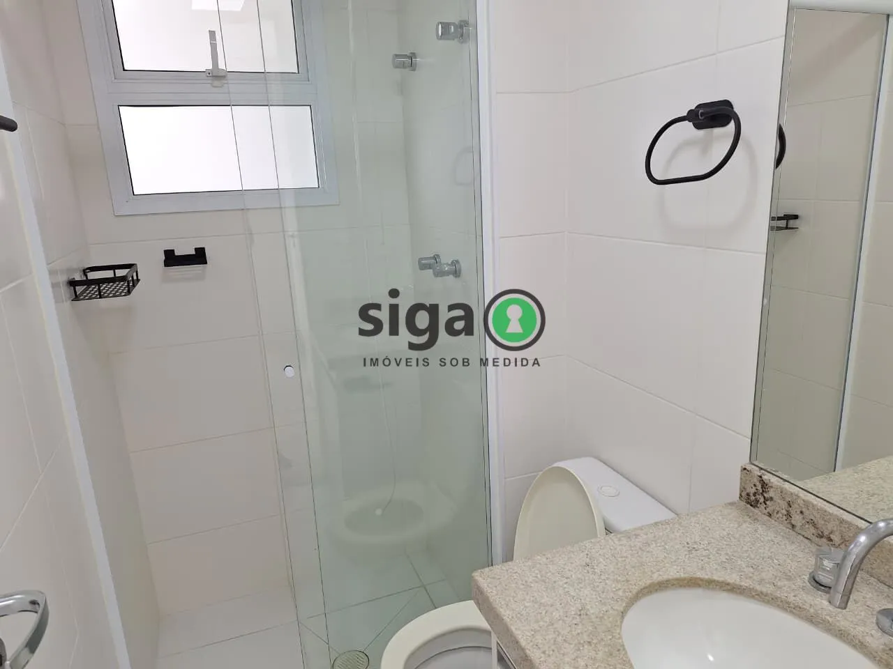 Imagem Apartamento reformado 2 Dormitórios com Suíte, Varanda e Vaga