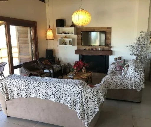 Imagem Casa de alto padrão em Garopaba-SC: conforto, privacidade e localização privilegiada!