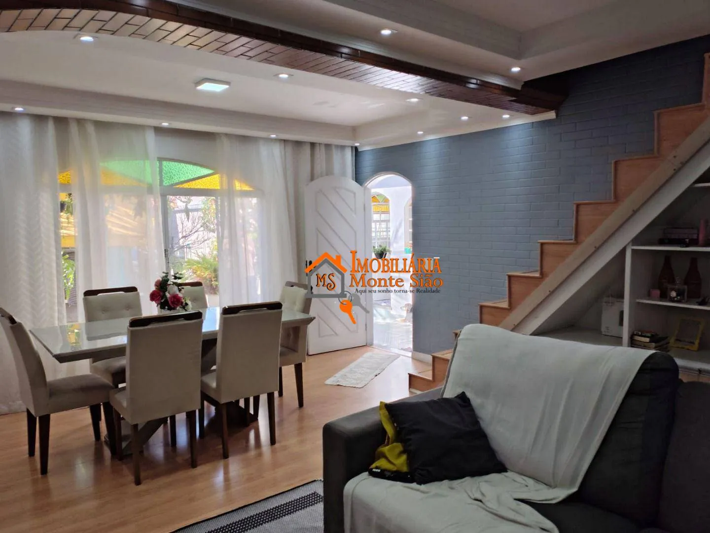 Imagem Sobrado com 3 dormitórios à venda, 167 m² por R$ 849.000,00 - Jardim Adriana - Guarulhos/SP