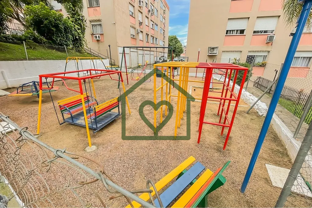 Imagem Apartamento Amplo com 2 Dormitórios: Conforto e Segurança no Coração do Cristal 
 Se você busca...