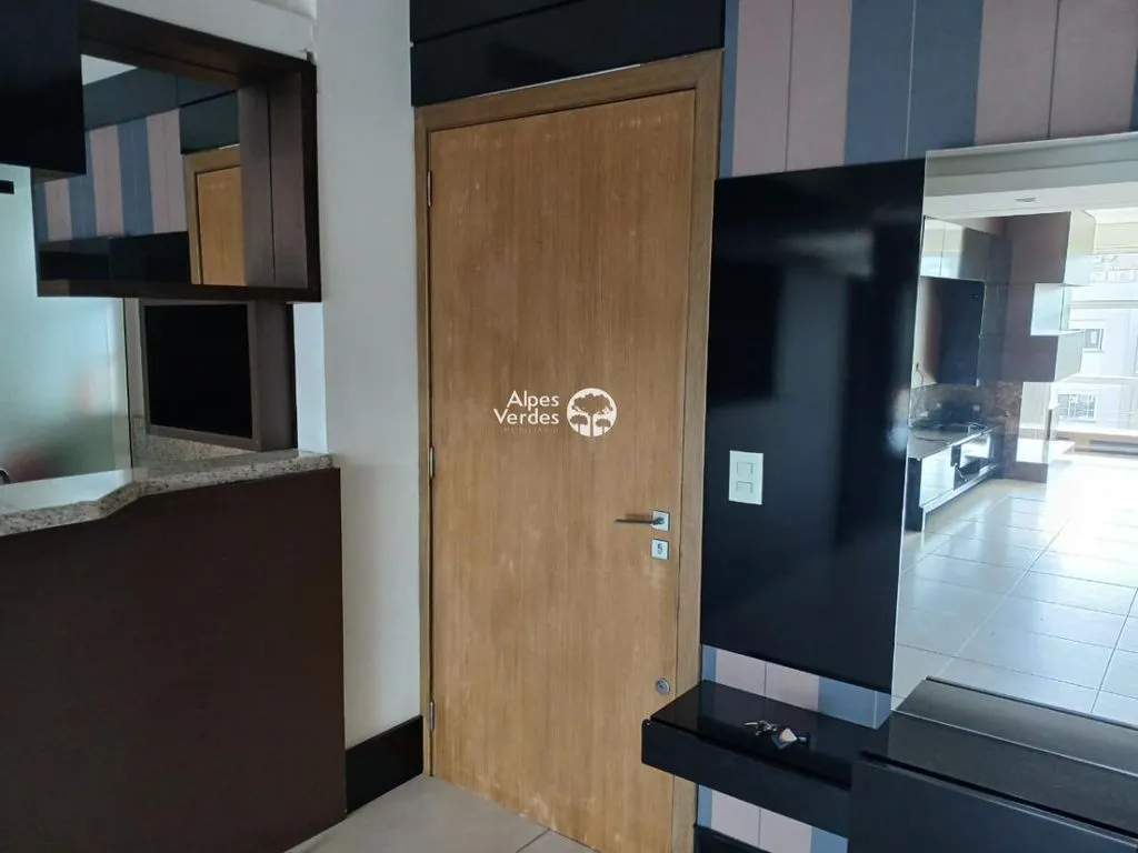 Imagem Vende-se apto em boa localização de Porto Alegre-1 Quarto- R$660.000,00