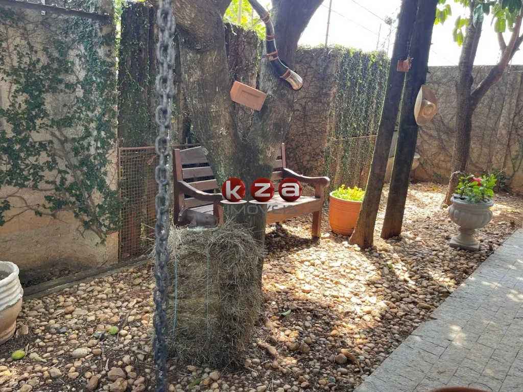Imagem Imperdível! Casa à venda em Valinhos-SP, bairro Parque Nova Suíça, com 558m² construção e 600m de terreno, área de lazer incrível! Venha conferir!