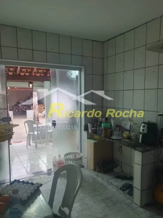 Imagem Vende sobrado com ótima localização no JD Das Palmeiras !
