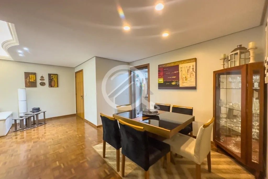 Imagem Apartamento porteira fechada com 3 dormitórios em edifício nobre no coração do Bairro Menino Deu...