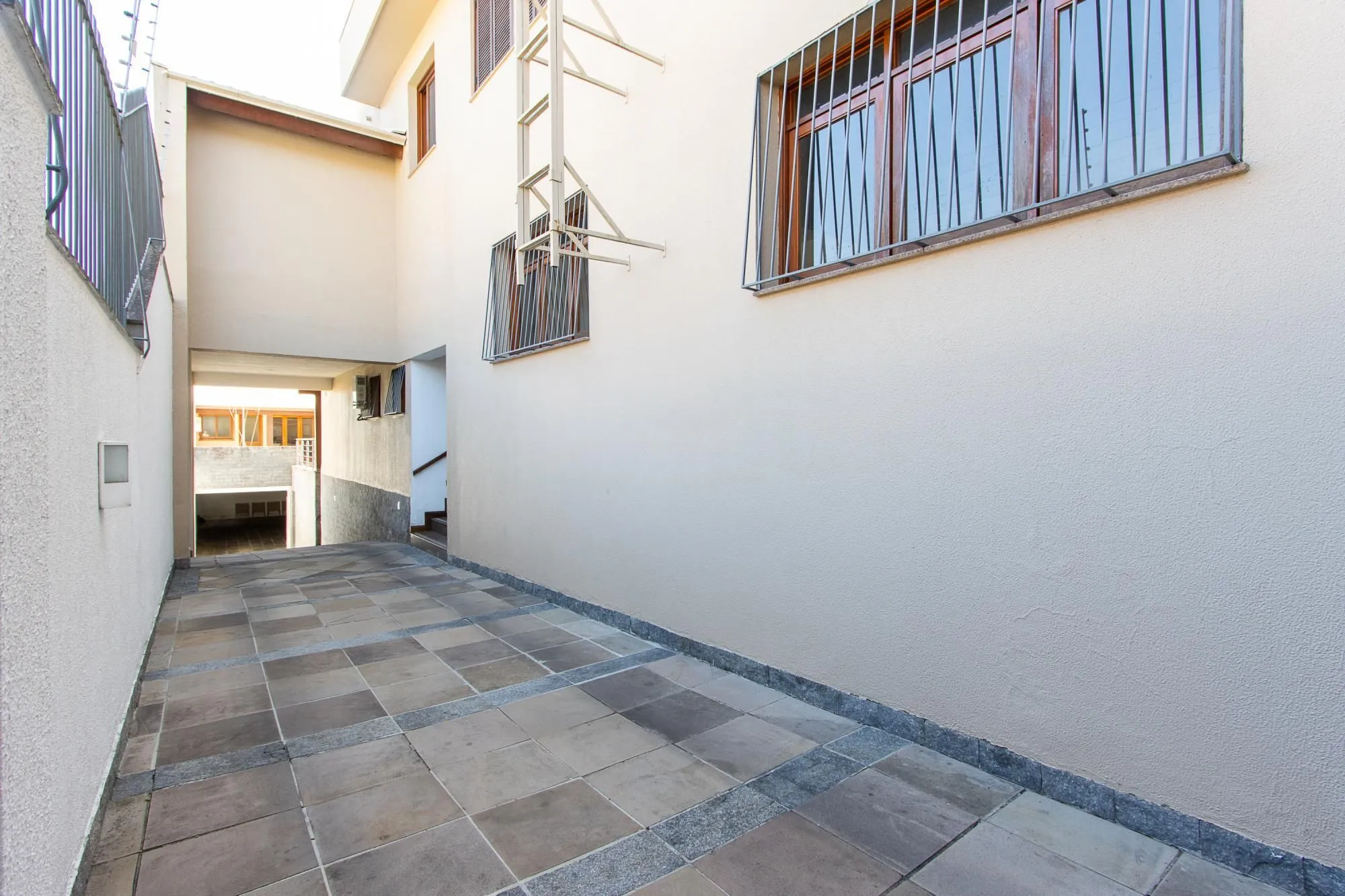 Imagem Prédio Misto Comercial/Residencial, à venda, com 802,57m² privativos, 6 vagas - Bairro Tristeza