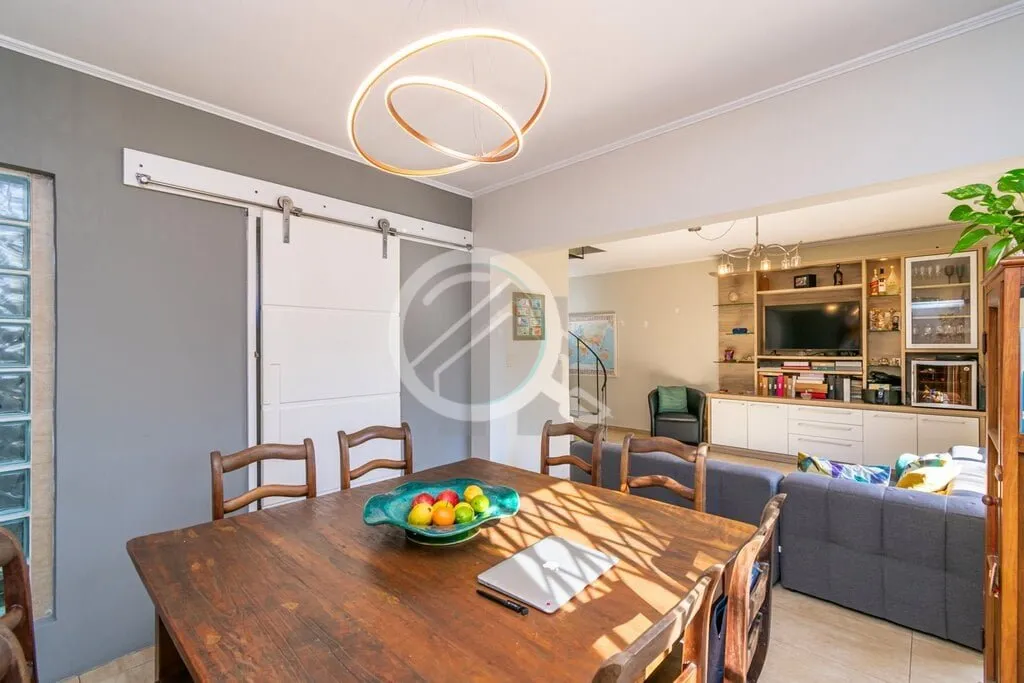 Imagem Cobertura Duplex localizada a 350m da Praça da Encol, no primeiro pavimento possui sala de estar co...