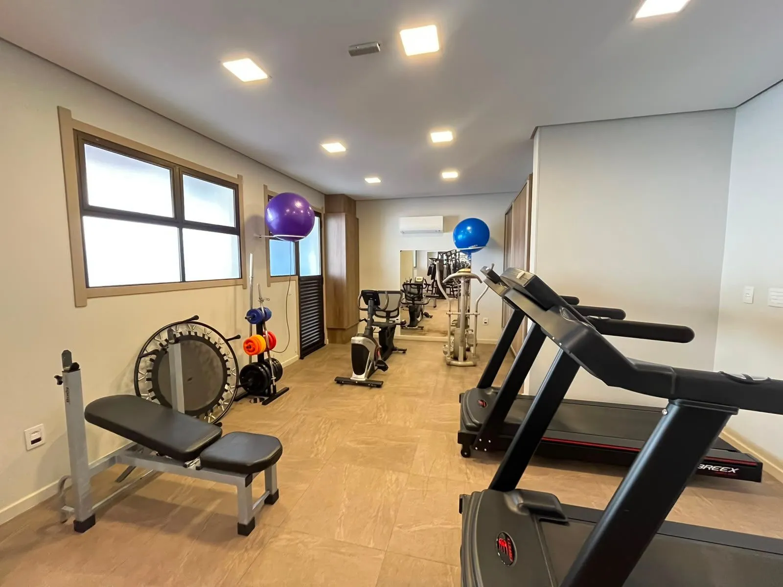 Imagem Apartamanto a venda no Menino Deus com 3 quartos e sacada