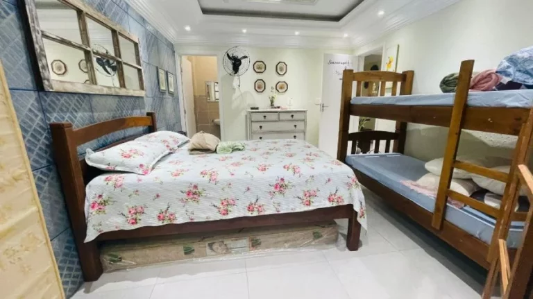 Imagem CASA COM 150 m² - CANTO DO FORTE - PRAIA GRANDE SP
