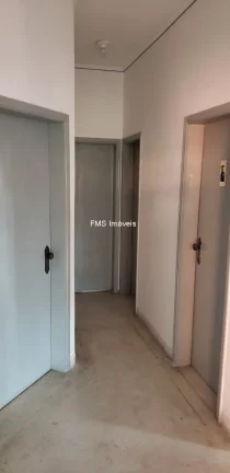 Imagem Casa Comercial para Locação: 8 salas, 2 banheiros, 4 vagas de garagem, 500m² na melhor localização do Campo Limpo, São Paulo-SP.