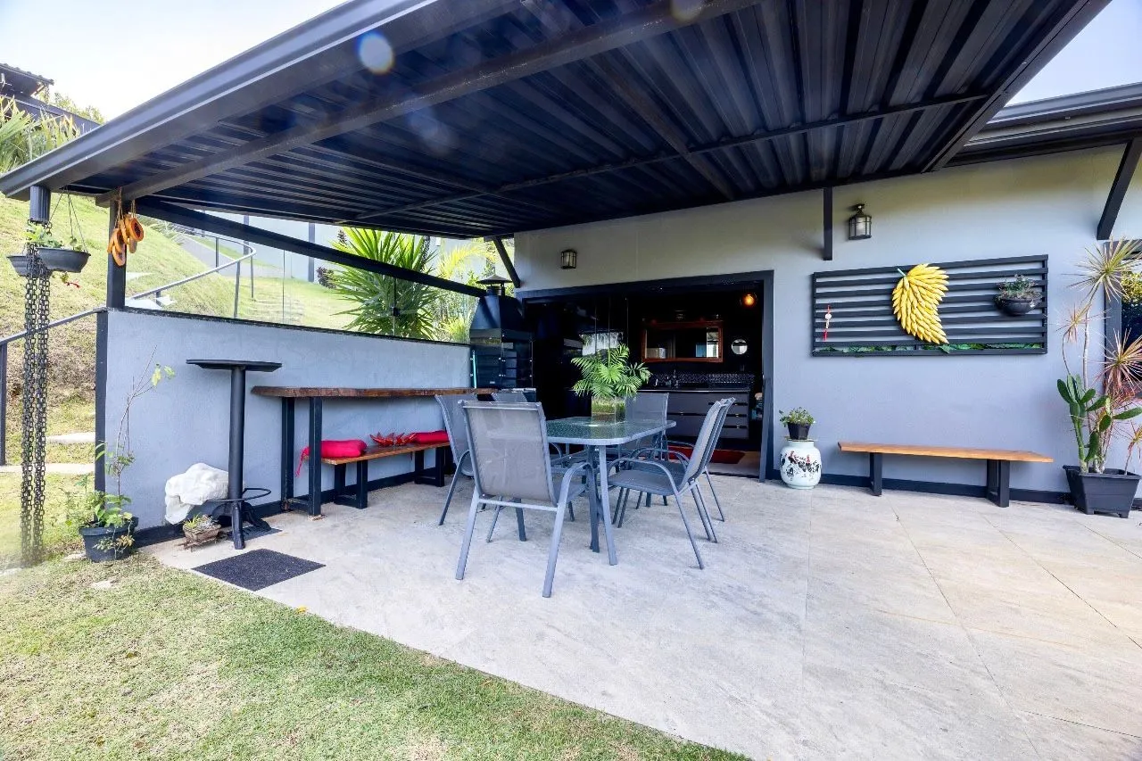 Imagem Casa em Condomínio para Venda em Teresópolis / RJ no bairro Albuquerque