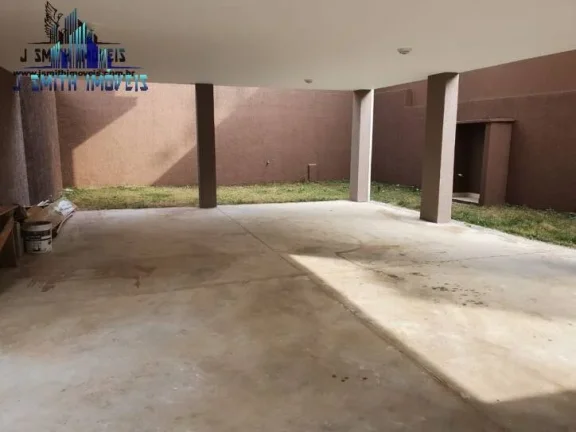 Imagem Empreendimento com 8 Casas Isoladas de 4 Dormitórios sendo 2 Suítes 1 com Closet.

Perfeito para q...