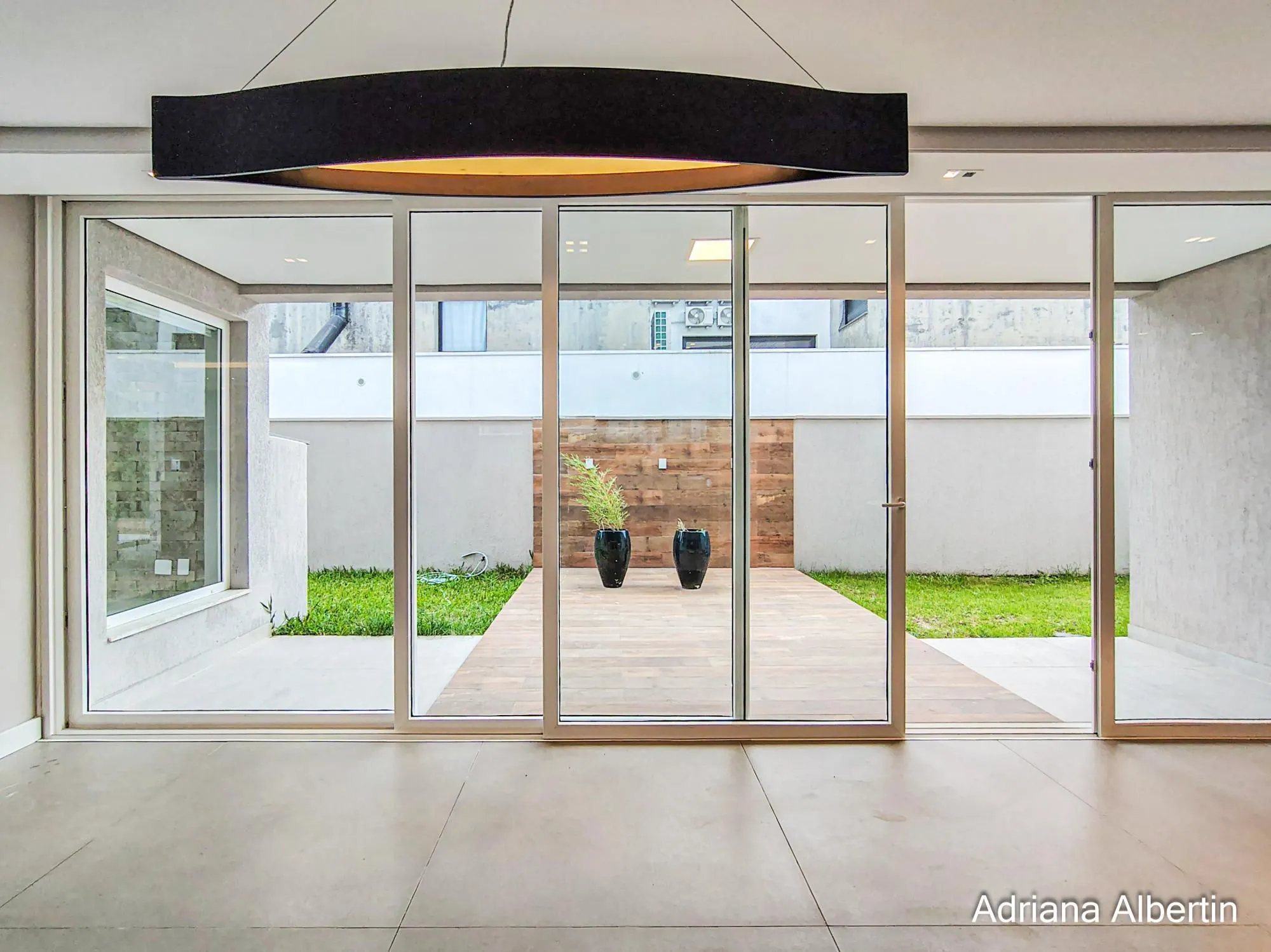 Imagem Casa com 400m² e 4 suítes