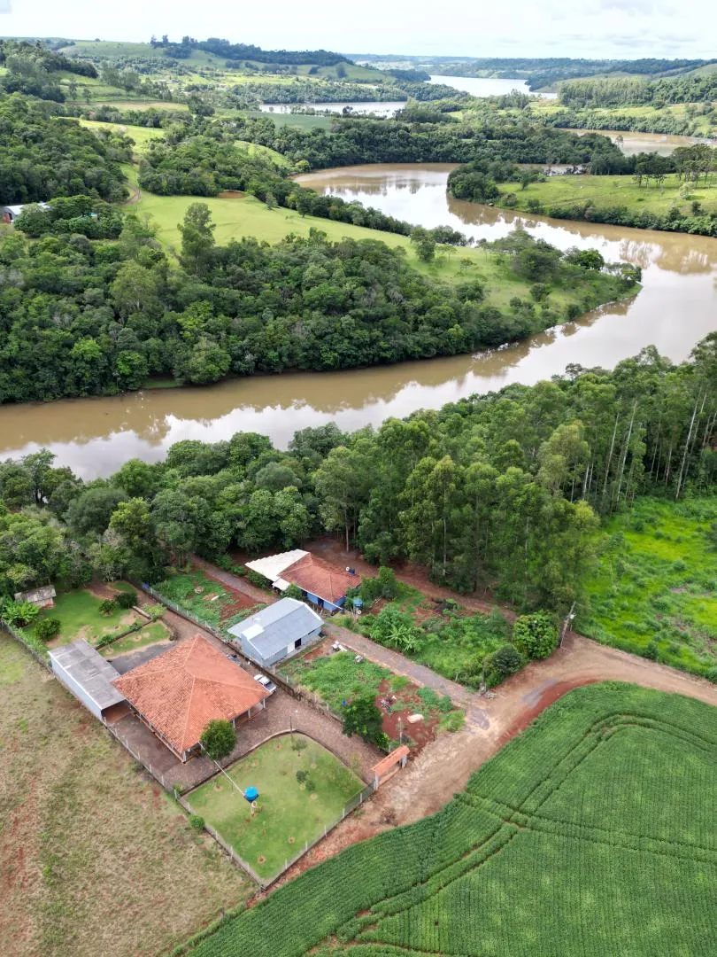 Imagem Casa mobiliada frente para água com churrasqueira e pomar em Boa Vista da Aparecida