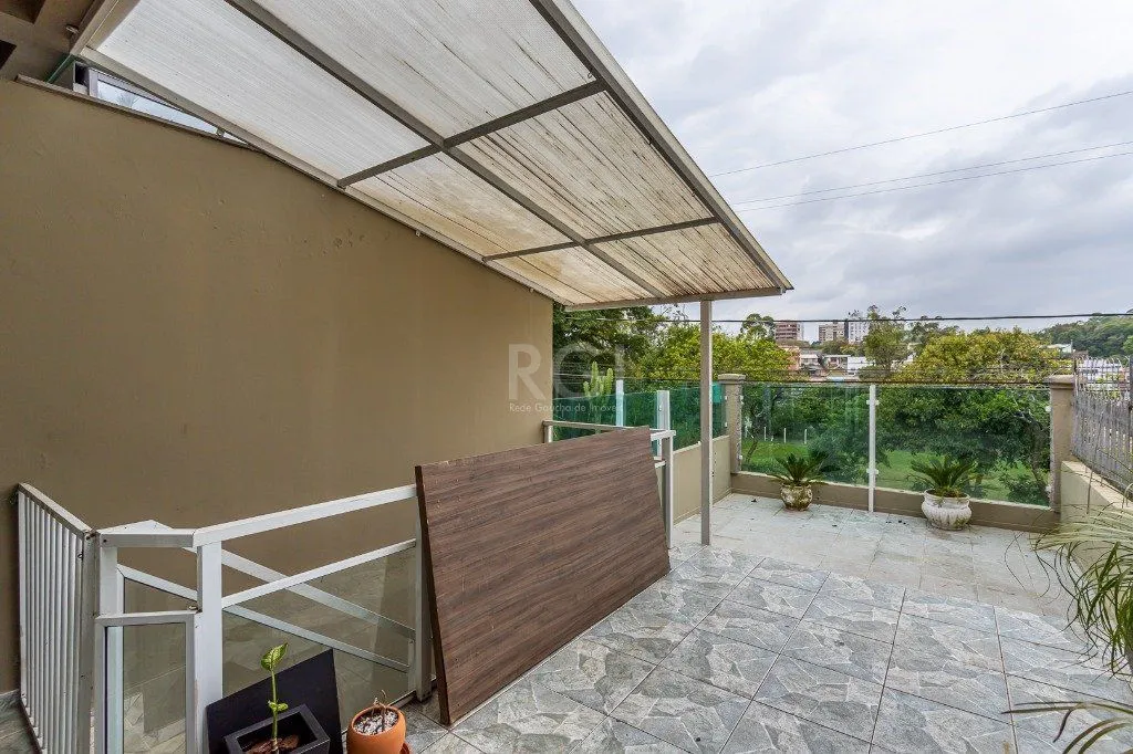 Imagem Sobrado para Venda - 171.64m², 3 dormitórios, sendo 1 suites, 2 vagas - Jardim Itu