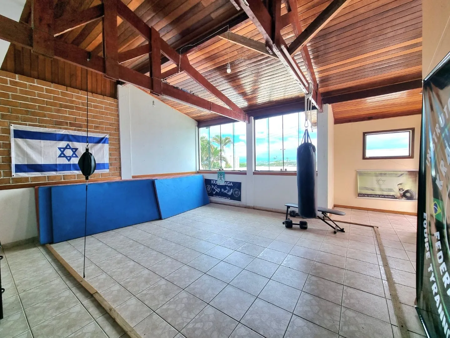 Imagem Casa à venda 4 Quartos, 4 Suites, 3 Vagas, 300M², Nova Guará, Guaratinguetá - SP
