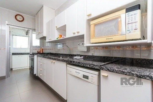 Imagem Vende-se amplo apartamento 3 quartos c/ suíte, 2 vagas, living com sacada e vista - 139m² - Auxiliadora