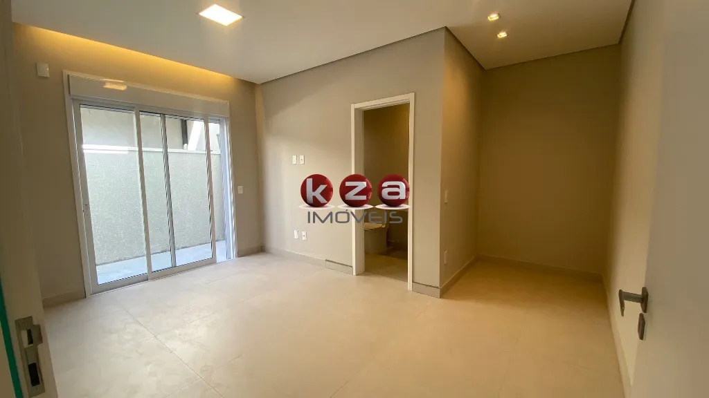 Imagem Casa de luxo em condomínio: 3 quartos, 3 suítes, 2 salas, 4 banheiros, 2 vagas, 157,49m² em Valinhos-SP.