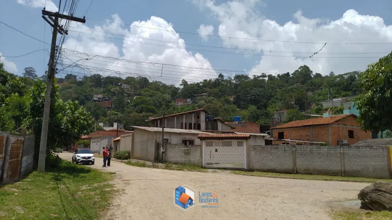 Imagem Terreno à venda, 550m², 525m² e 487,50m² - 3 lotes de 1562m² no total - Vendidos juntos, lote cercado com acesso rua terra. Mantiqueira, Mairiporã.