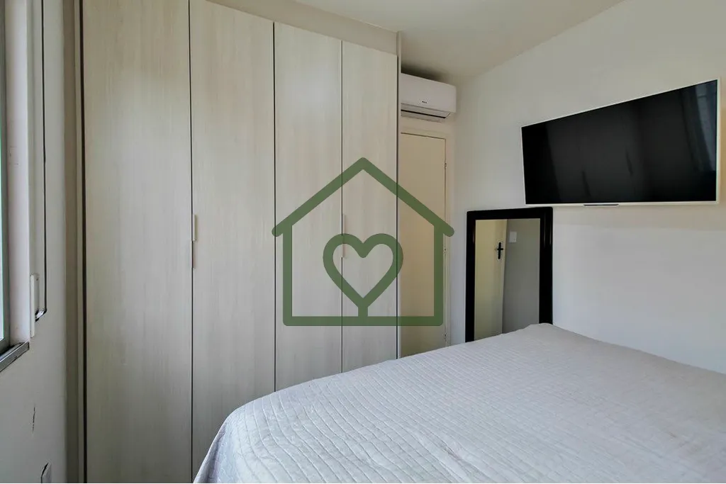 Imagem Este NÃO É um apartamento comum. Em um prédio de construção tradicional e sólida na Av. Otto N...