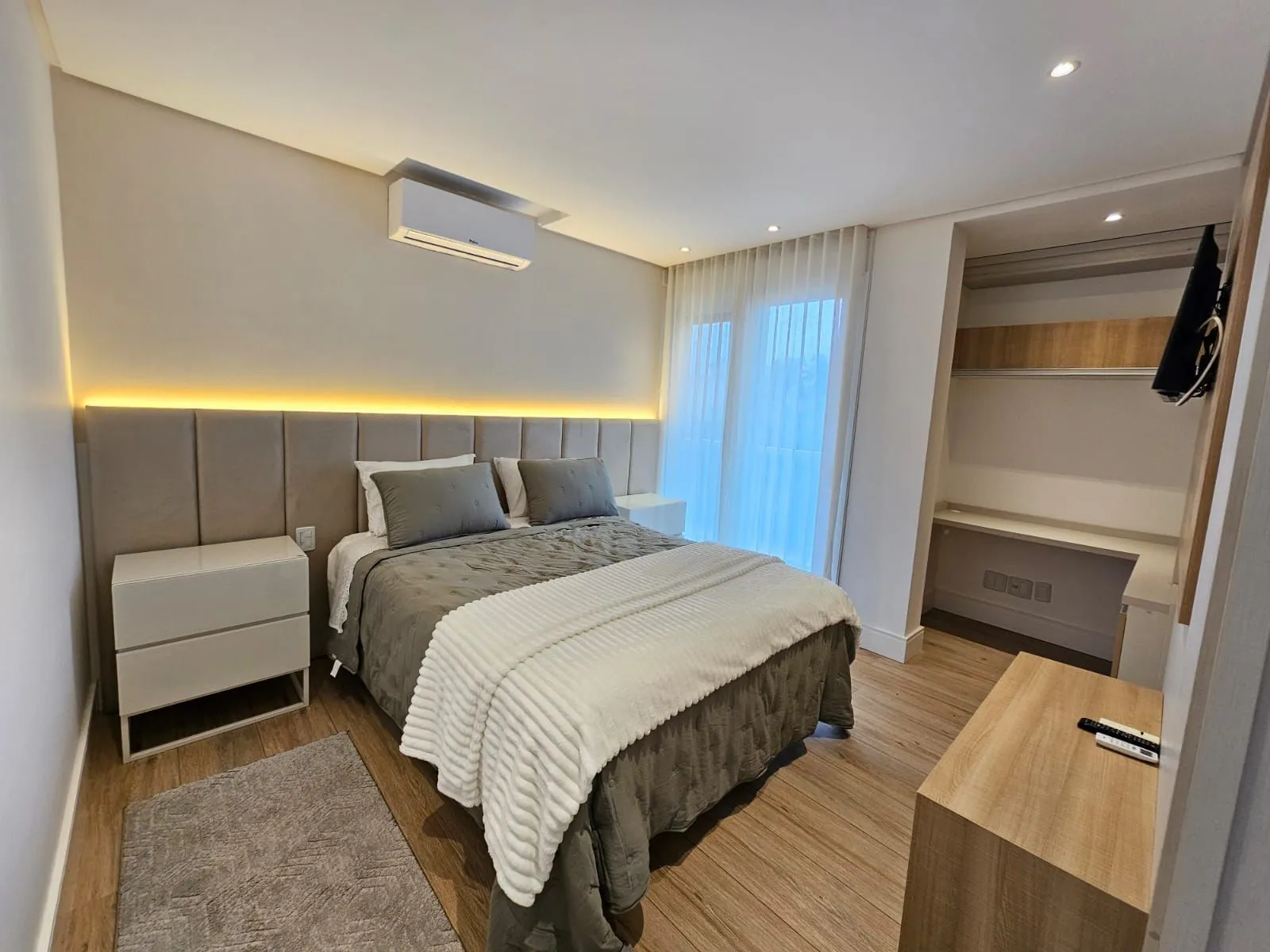 Imagem Casa mobiliada e decorada em Condomínio fechado