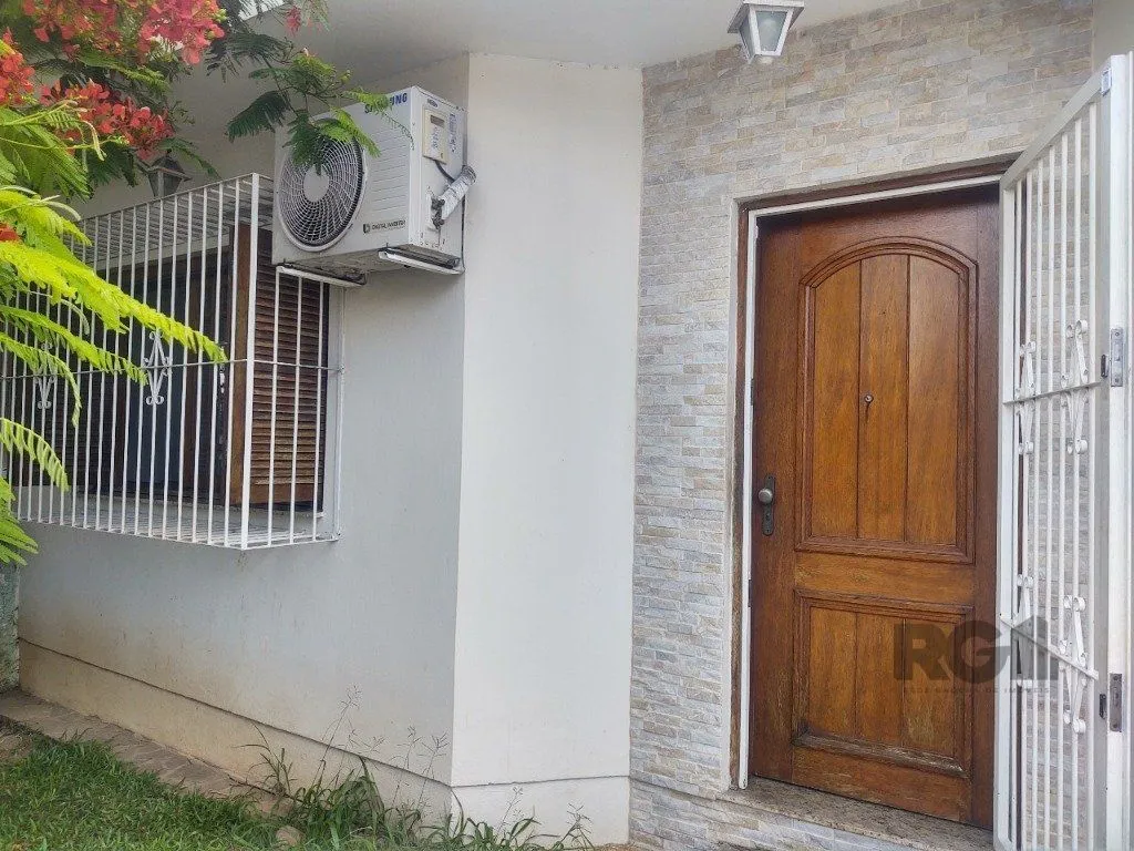 Imagem Casa de 2 dormitórios no bairro Passo das Pedras
