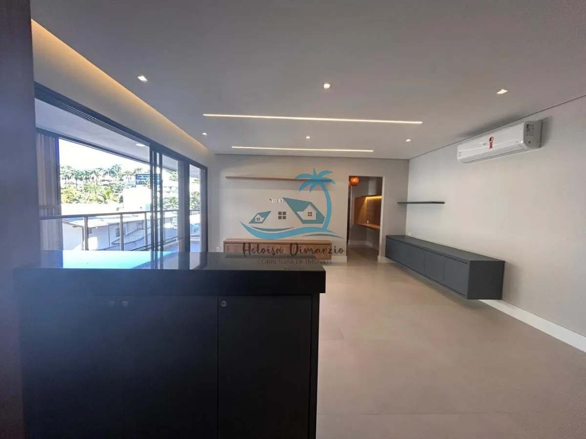 Imagem Apartamento de alto padrão à venda a 70m do mar na Praia da Enseada em Ubatuba