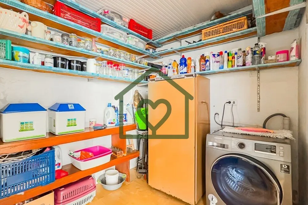 Imagem Descubra esta encantadora casa mobiliada à venda no Bairro Santa Maria Goretti, na Zona Norte de Po...