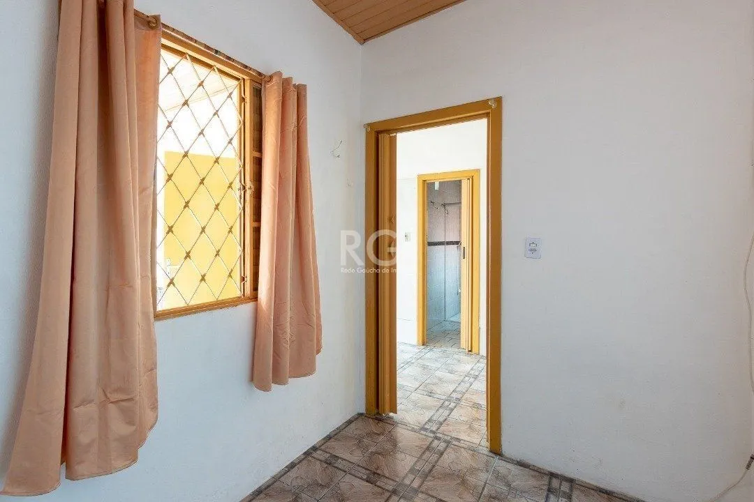 Imagem Casa para Venda - 50m², 2 dormitórios, 1 vaga - Cavalhada