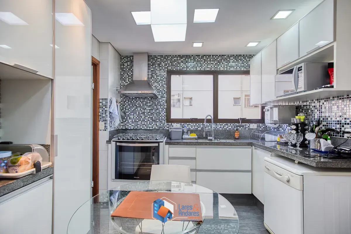 Imagem Apartamento para venda em Perdizes com 4 quartos, sendo 3 suítes, 192m²