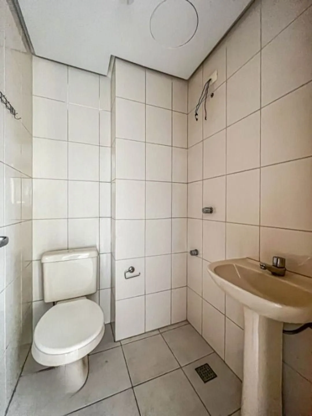 Imagem Apartamento de 3 quartos, suíte e 1 vaga de garagem no bairro Menino Deus em POA