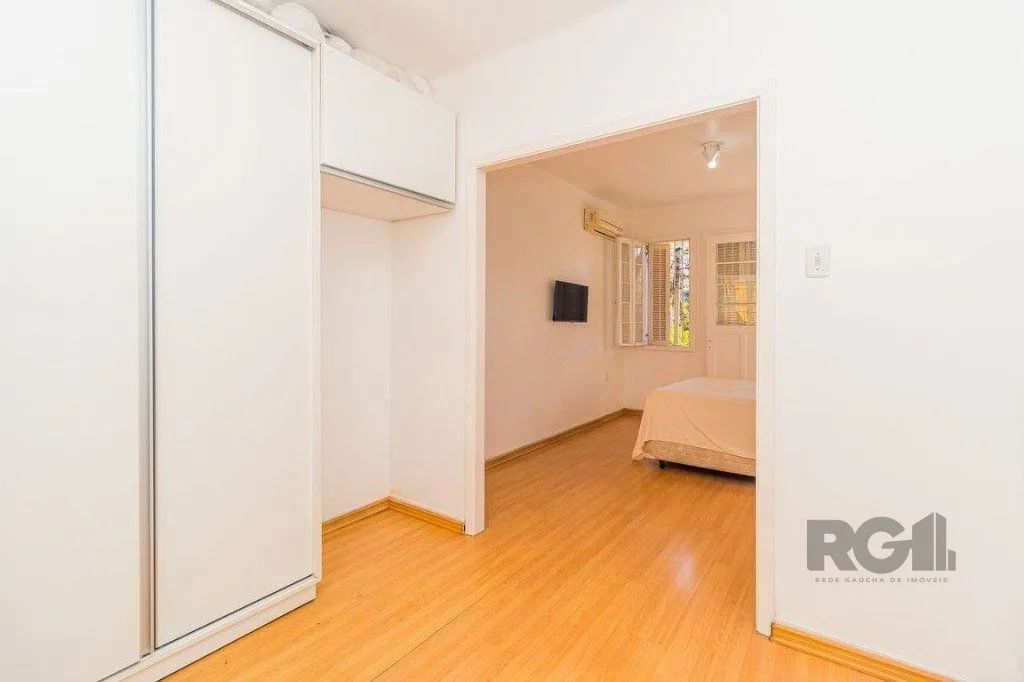 Imagem Casa com 99,73m², 2 dormitórios, 2 vagas no bairro Floresta