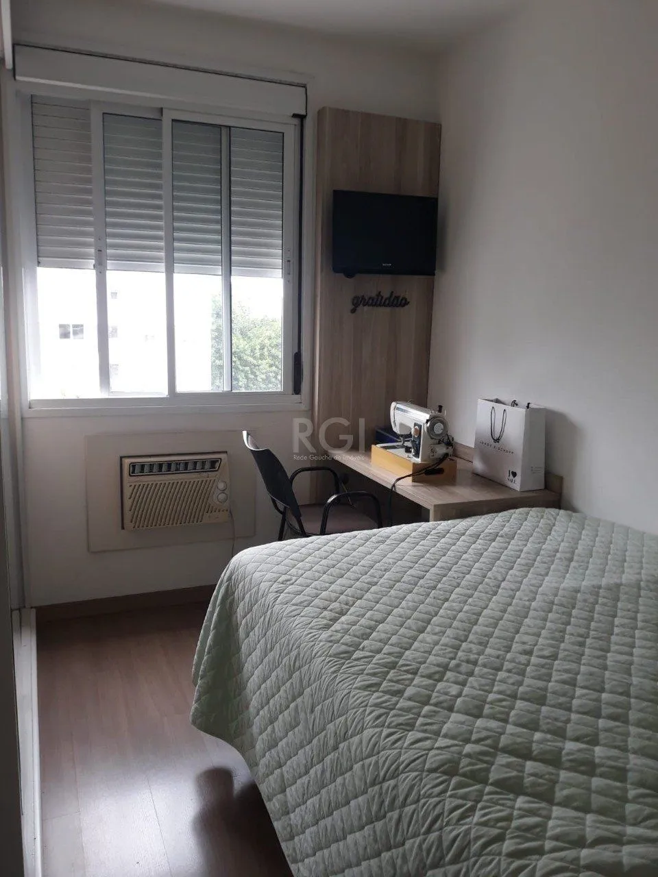 Imagem Apartamento de três dormitórios, suíte e uma vaga de garagem no bairro Cristo Redentor em Porto Alegre.