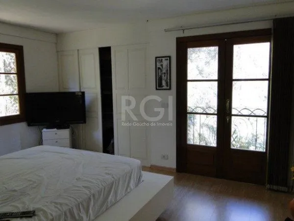 Imagem Casa Condominio para Venda - 480m², 3 dormitórios, sendo 2 suites, 2 vagas - Elsa