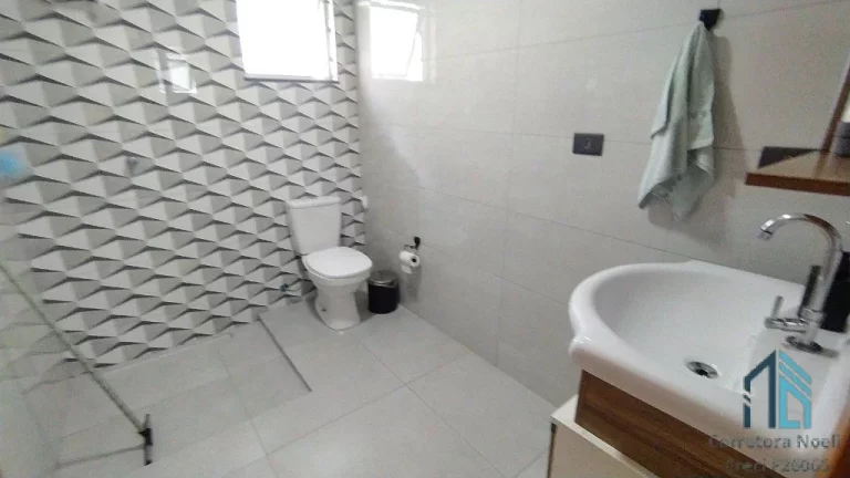 Imagem Casa com amplo quintal, a venda 03 quartos em Colombo PR