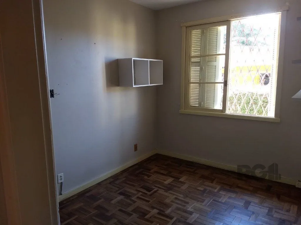 Imagem Casa de 168m² - 3 dormitórios, 3 vagas no bairro Nonoai
